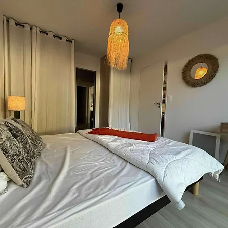 10 Personnes A 250m De La - Sdo000-143 *