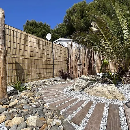 10 Personnes A 250m De La - Sdo000-143