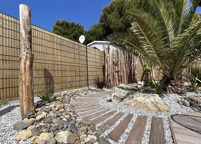 10 Personnes A 250m De La - Sdo000-143