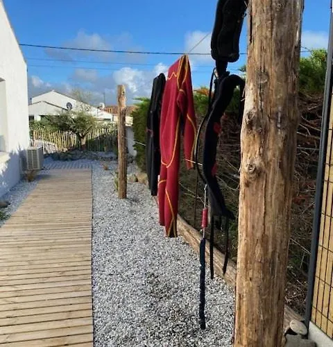 10 Personnes A 250m De La - Sdo000-143 * La Micheliere